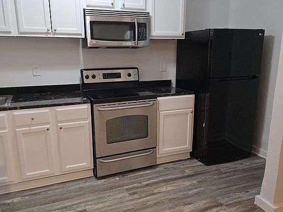 4th image of 451 Hays Ave #2