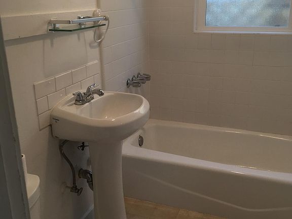4th image of 205 1/2 N Bushnell Ave