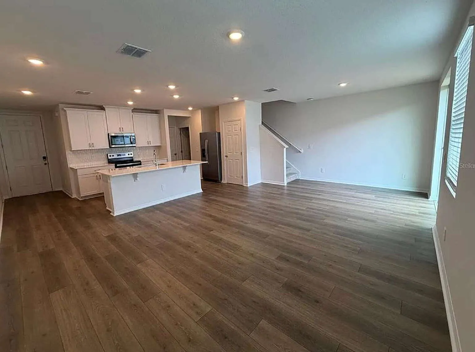 3 bed, 2.5 bath, 1566 sqft, $2,200 — Photo 4