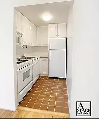 Rented by A Space Realty NY LLC | media 14