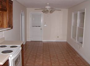 4th image of 1709 Jackson Ter