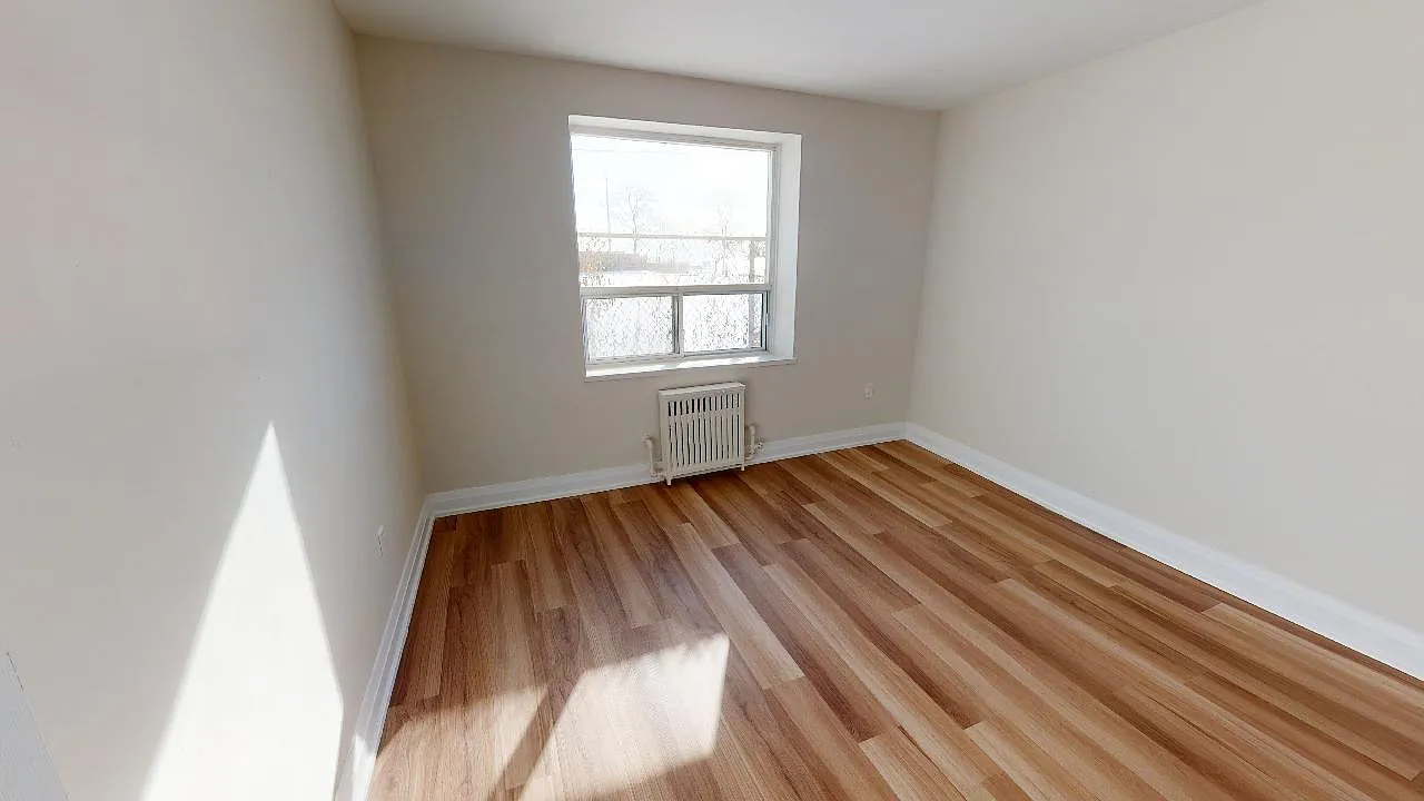 155 Lake Shore — Photo 3