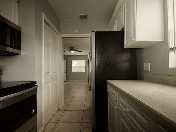 5th image of 158 W 25th Street