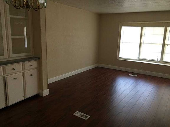 2nd image of 154 NW 51st Ct