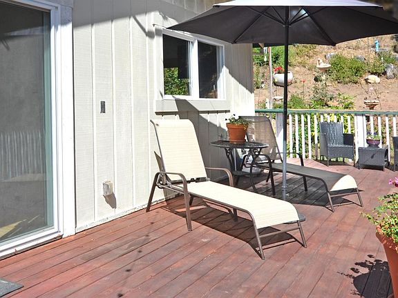 2nd image of 3516 Redwood Dr