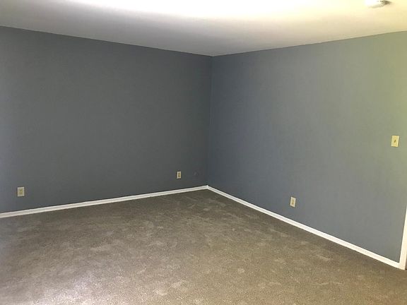 4th image of 2752 Blackforest Dr APT B