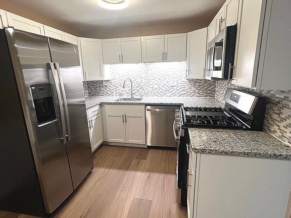 3rd image of 1114 Quanset Ct