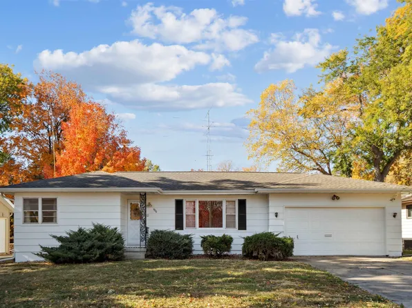 900 Cataract Ave, Waterloo, IA 50702