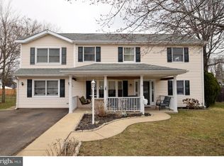 33 Horn Rd, Levittown, PA 19056