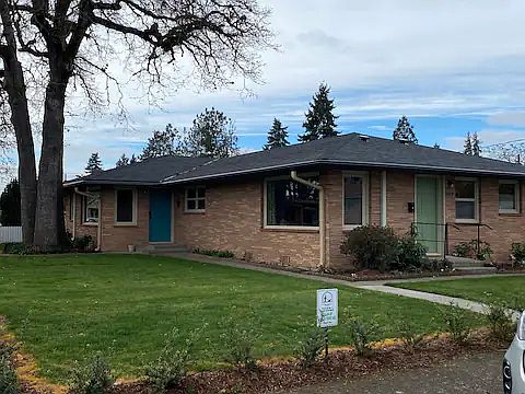 2nd image of 1133 17th St SE #1
