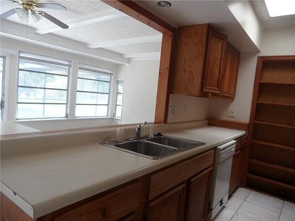 3rd image of 218 SW Reynolds Ave