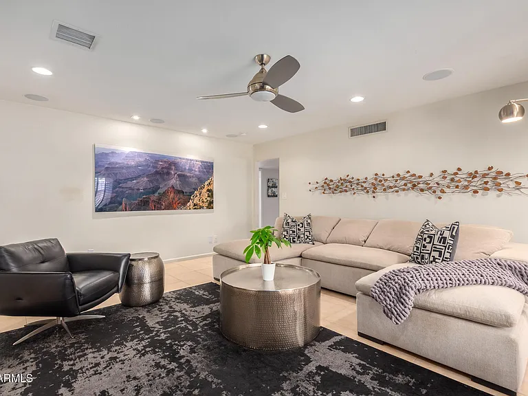 2909 E Las Rocas Dr — Photo 13