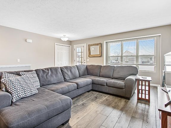 2nd image of 5634 Sandalwood Ct #6