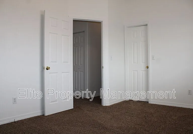 169 S Stardust Dr — Photo 10