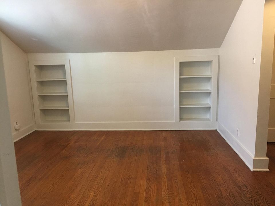 1st image of 403 Blair Ct APT B
