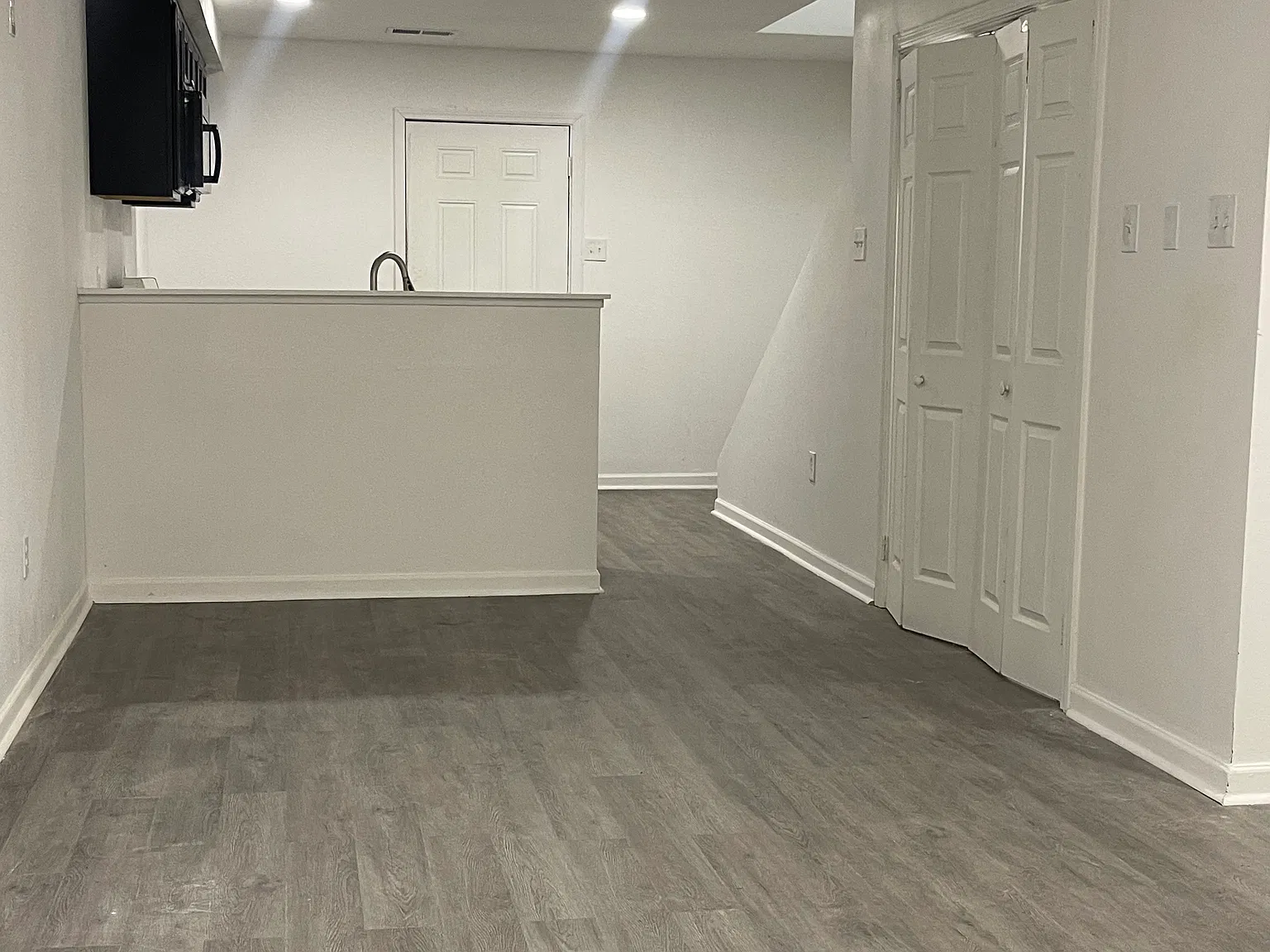 3 bed, 1199 sqft, $1,200 — Photo 2