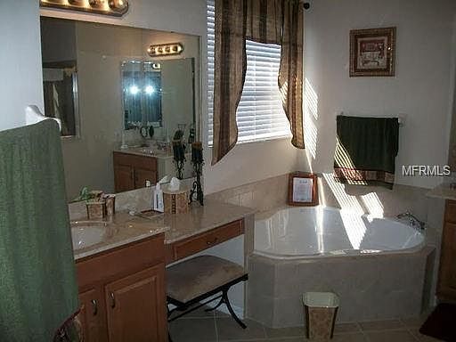 5th image of 410 Courtlea Park Dr