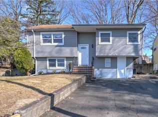 52 Sadowski Dr, Old Bridge, NJ 08857