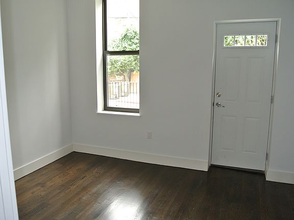 4th image of 297 Harman St APT 1L
