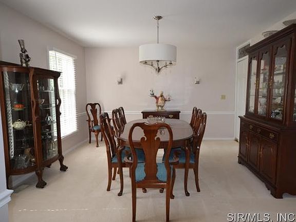 5th image of 4 Country Club Ln