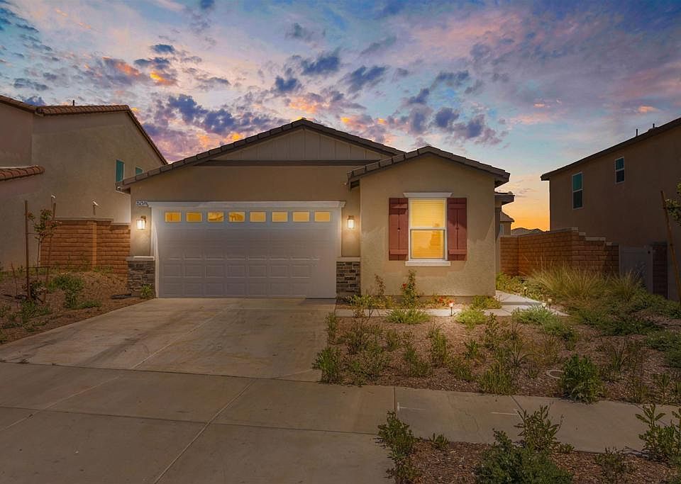 1st image of 25258 Lost Saddle Ln