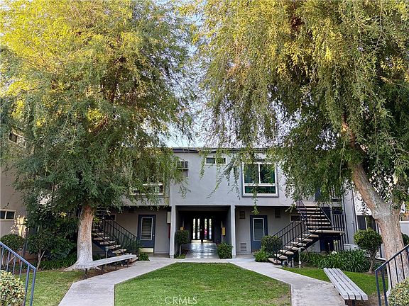 2nd image of 22030 Calvert St #2