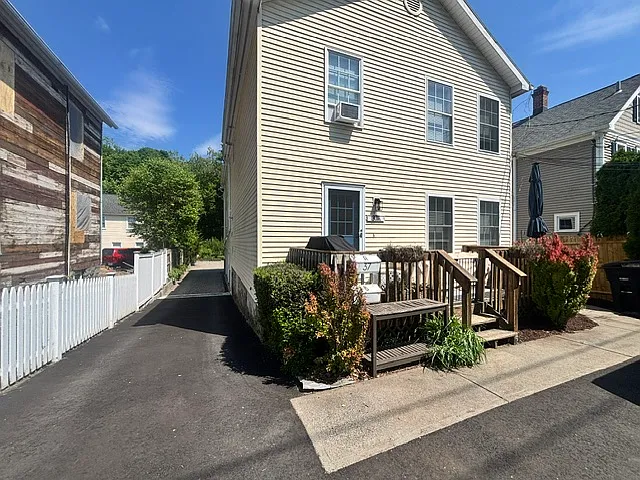 37 Prospect St #B — Photo 39