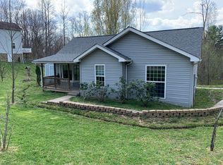 134 Sids Ln, Hilltop, WV 25901