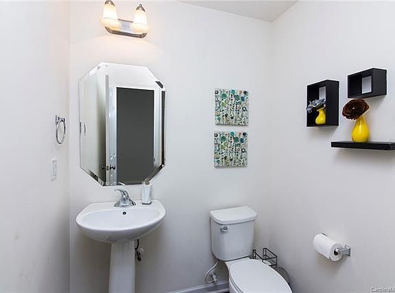 3rd image of 4724 Manchineel Ln