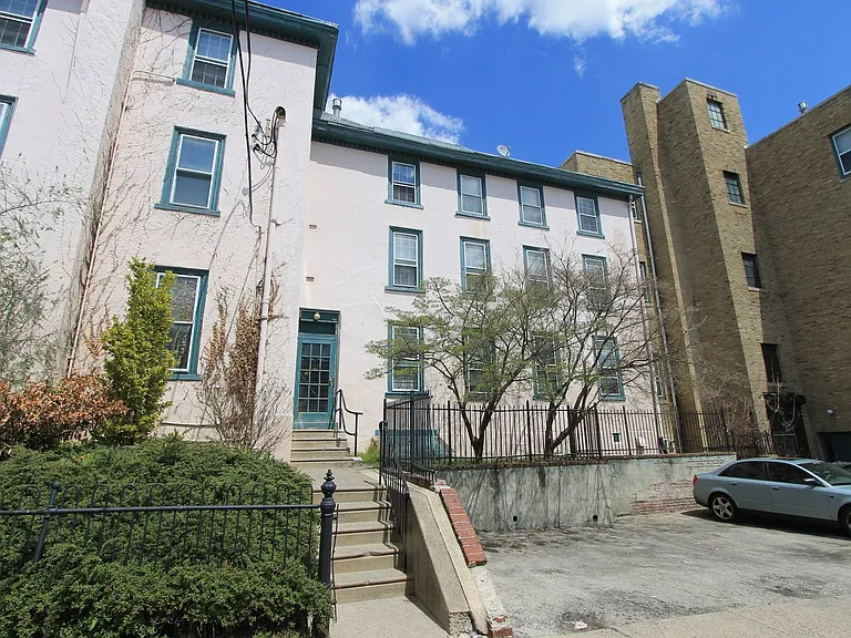100 E Price St — Photo 29
