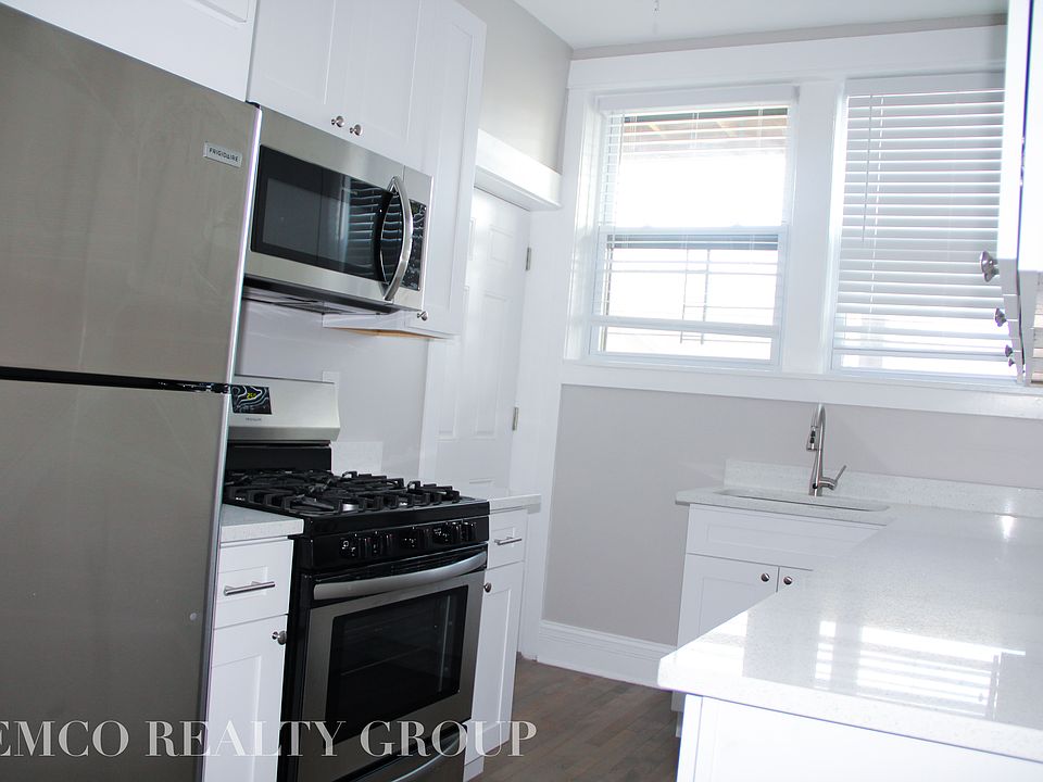 1st image of 2457 W Wilson Ave APT 1