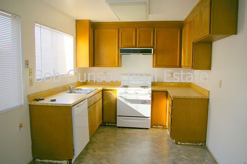 2nd image of 2437 Sequoia Dr