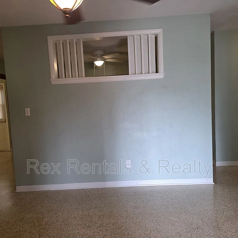 2 bed, 1.0 bath, 998 sqft, $2,195 — Photo 3
