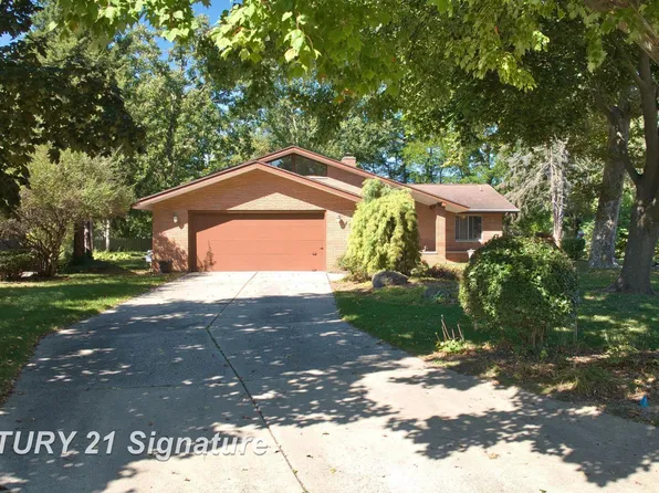 47 Bretton Pl, Saginaw, MI 48602