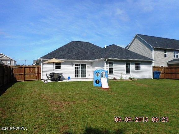 3rd image of 930 Dynamo Ln