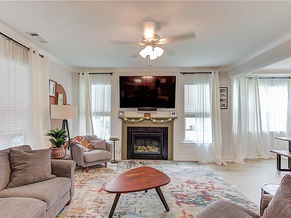 2nd image of 42 Sinclair Cir