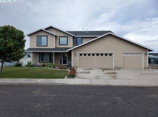 7915 Savary Dr, Pasco, WA 99301