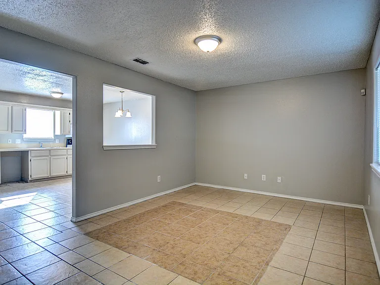 Las Violetas Apartments — Photo 22