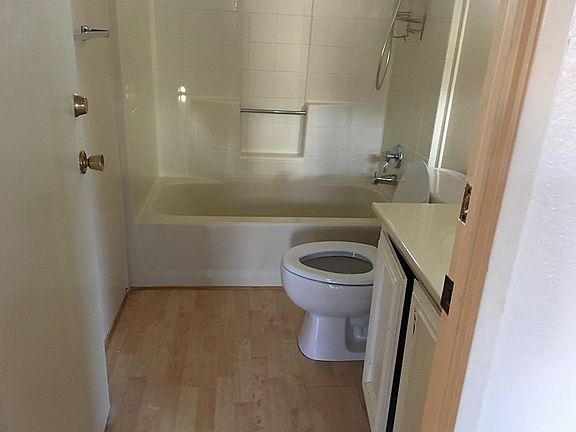 5th image of 14955 Avenida Venusto Unit 4