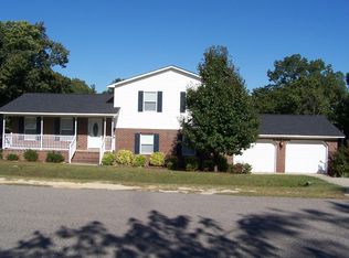 927 Lakeridge Dr, Cameron, NC 28326