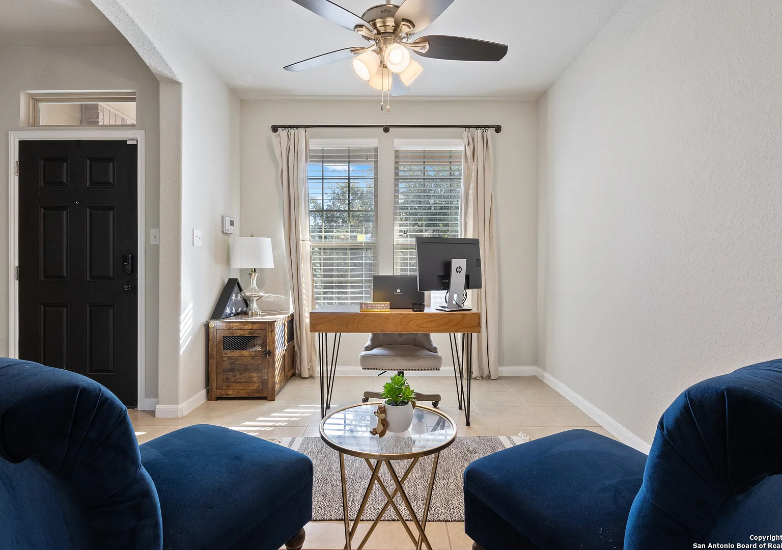4 bed, 2.5 bath, 2515 sqft, $2,300 — Photo 3