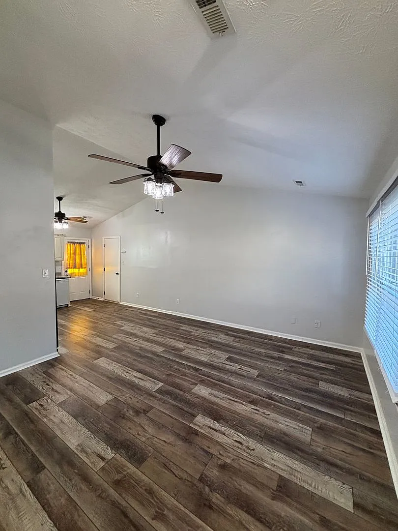 Building Photo - 7800 Branford Ct