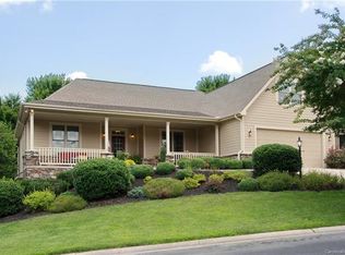 217 Whistlewood Ln, Hendersonville, NC 28739