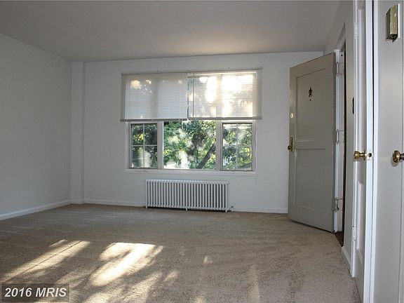 5th image of 1427 N Nash St #N303