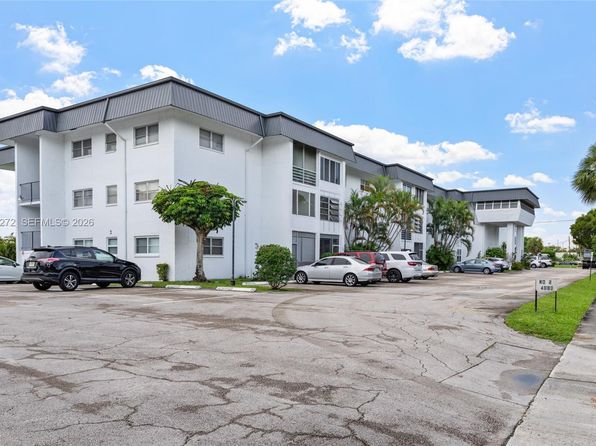 4880 NW 22nd St APT 205