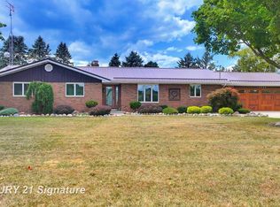10463 N Woodbridge Rd, Wheeler, MI 48662