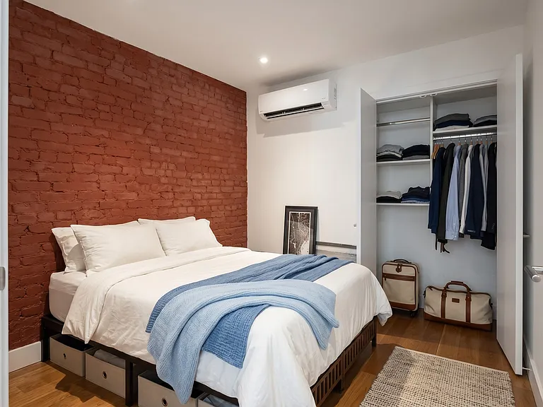 203 E 4th St #2 — Photo 3