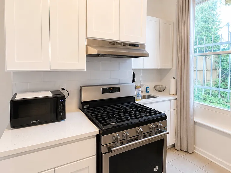 31 Irving St #1 — Photo 22