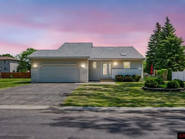 2481 Northridge Dr N, Mankato, MN 56003