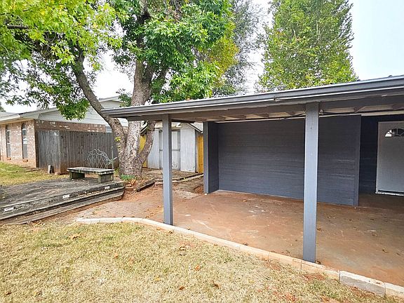 3rd image of 741 S Glen Ln